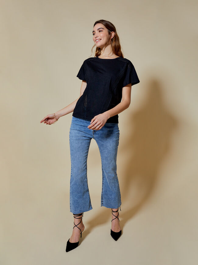 Camiseta detalles bordados Negro