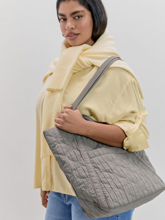 BOLSO ACOLCHADO CEBOLLA Gris Oscuro image number null