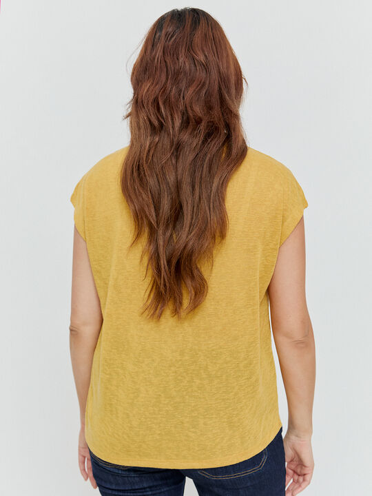 CAMISETA POSICIONAL FLORES Mostaza image number null
