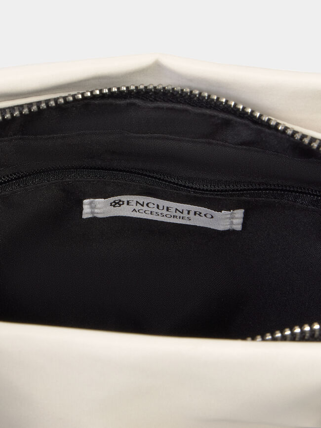 BOLSO B&Aacute;SICO NYLON Crudo