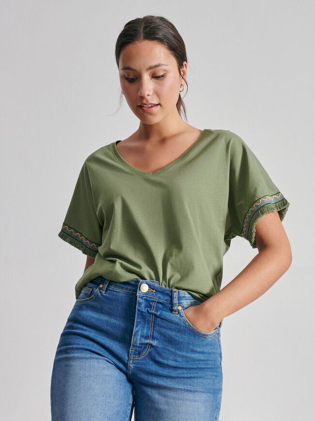 Camiseta hombro caido con fornitura en b | Encuentro Moda |14.99 EUR