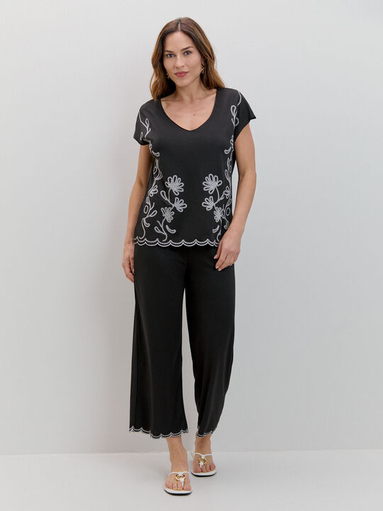 CAMISETA CUELLO PICO Negro image number null