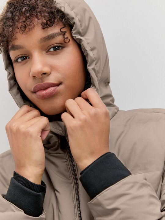 ABRIGO ACOLCHADO CINTUR&Oacute;N Vison image number null