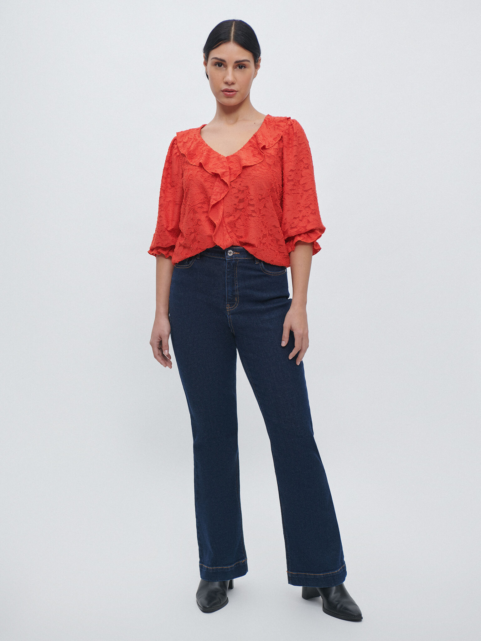 CAMISETA TEXTURA VOLANTE ENCUENTROMODA ENCUENTRO