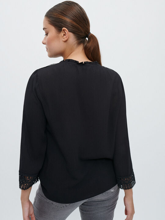 BLUSA PUNTILLA Negro image number null