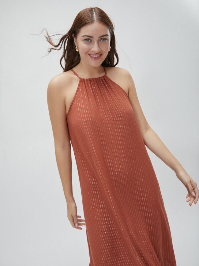 VESTIDO CUELLO HALTER Barro