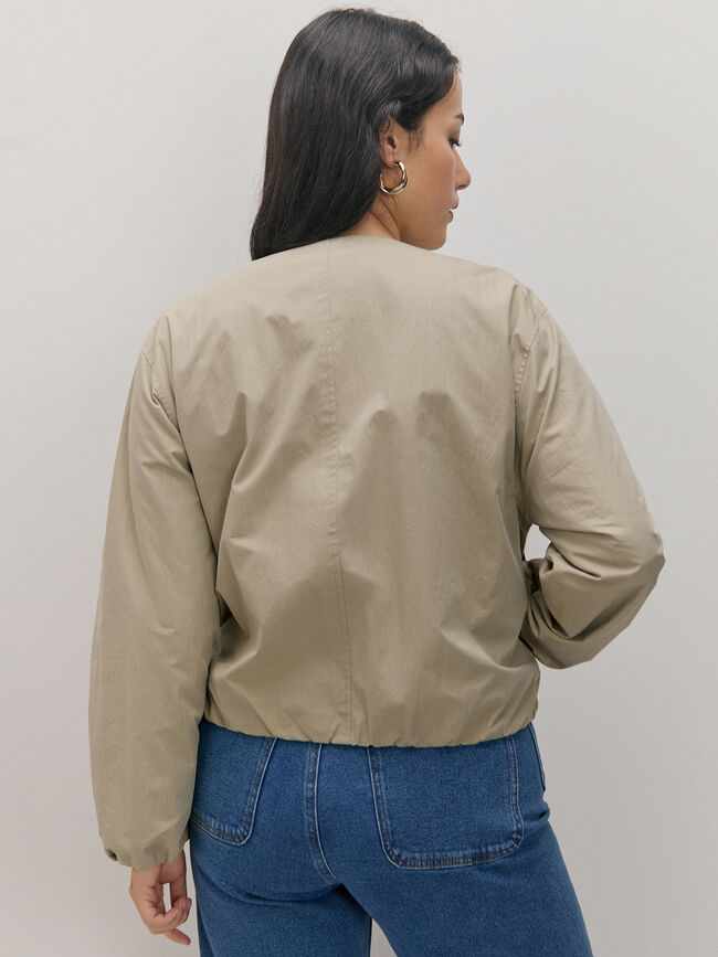 CHAQUETA FLUIDA ELASTICO kaki claro