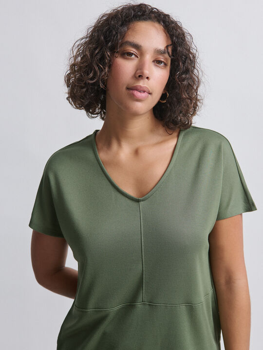 CAMISETA BAJO REDONDEADO Verde oscuro image number null