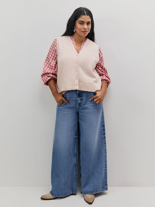 CHALECO BOTONES Rosa image number null