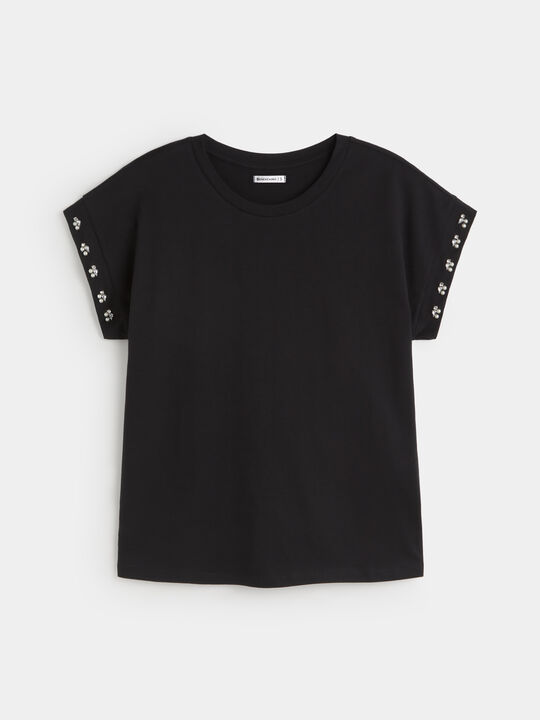 CAMISETA DETALLE PERLA Negro image number null