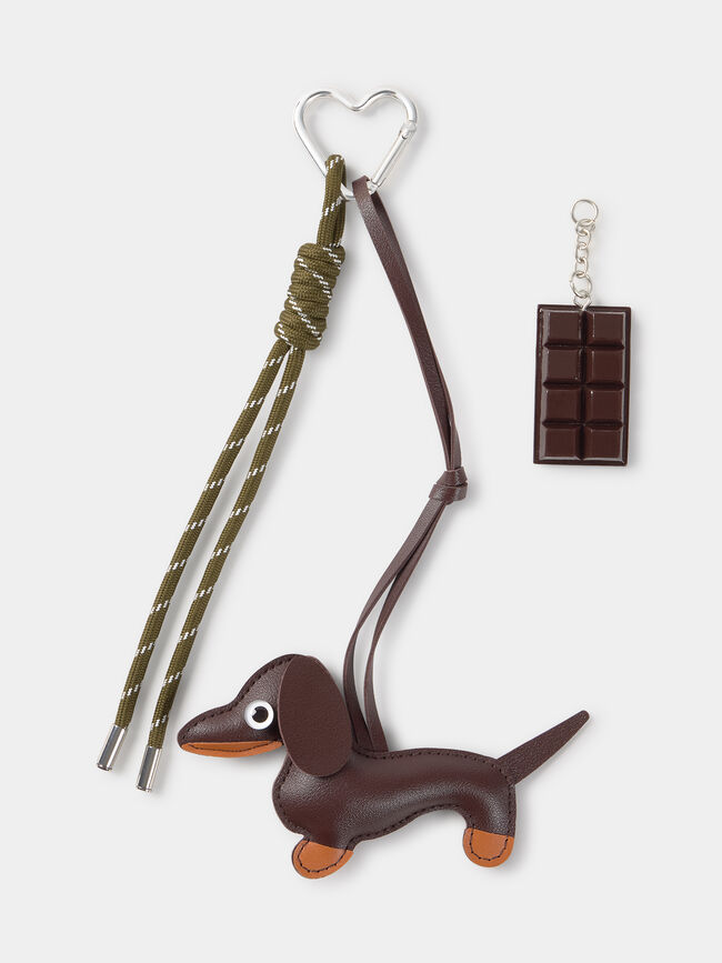 LLAVERO DETALLE TECKEL Mocca Oscuro