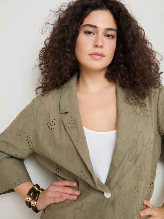 CHAQUETA DETALLE TROQUELADOS Kaki image number null