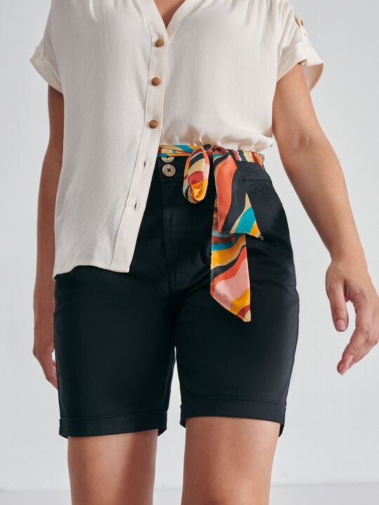 Short cinturón estampado Negro image number null