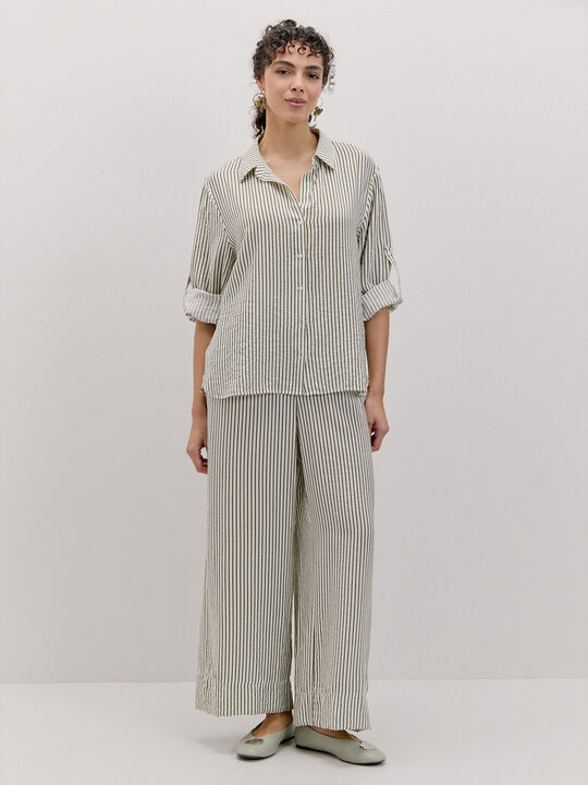 CAMISA DETALLE CHARRETERA Frambuesa image number null