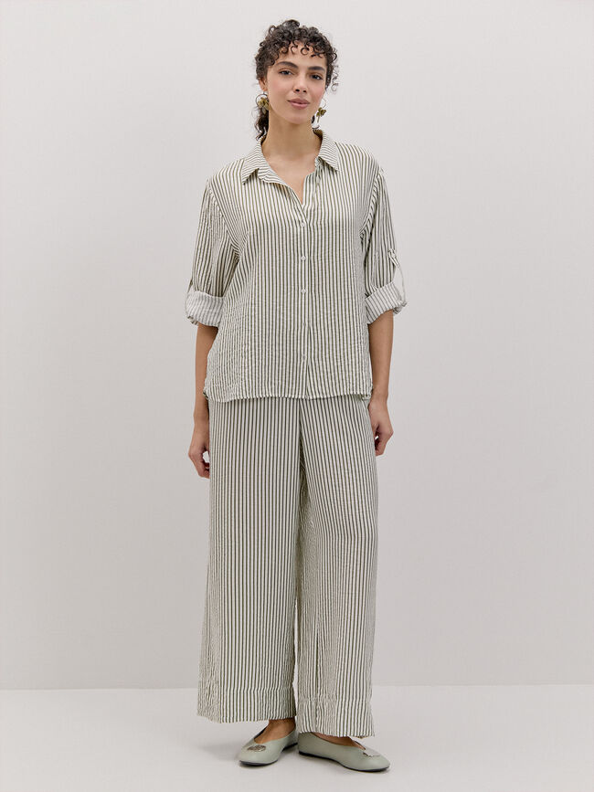 CAMISA DETALLE CHARRETERA Frambuesa