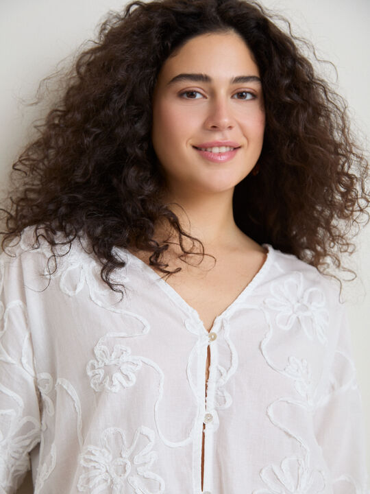 BLUSA FLORES BORDADAS Blanco Optico image number null
