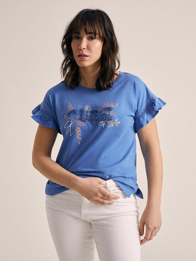 Camiseta volante y entredós en manga con Azul Ceruleo