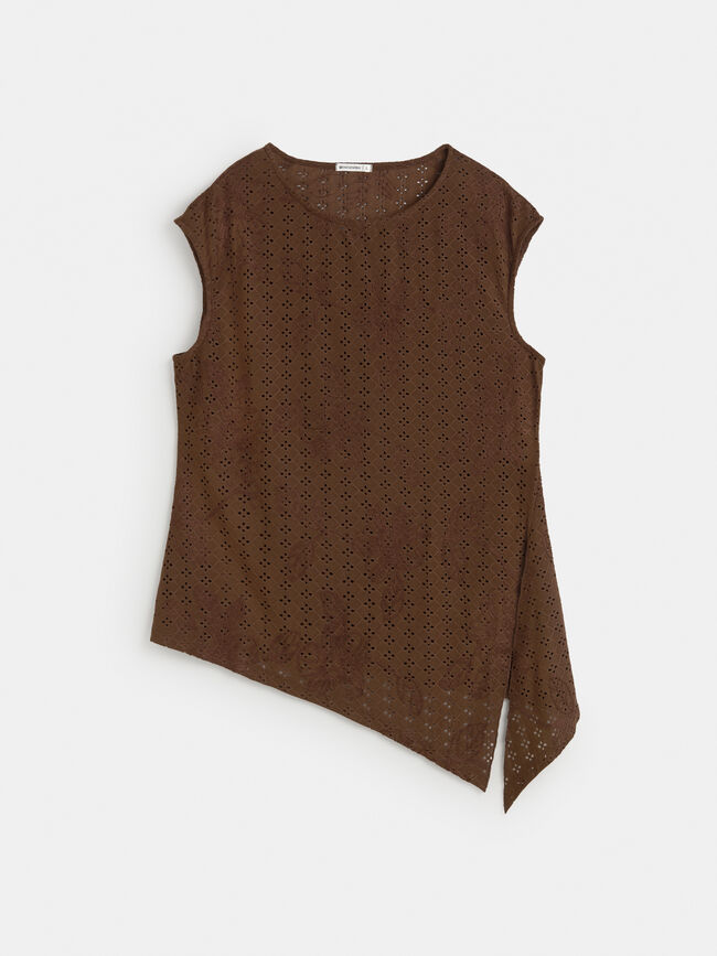 CAMISETA PICO LATERAL EYELET BORDADO BROWNIE