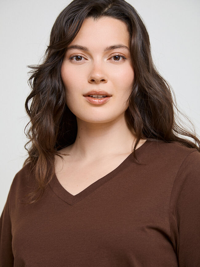 CAMISETA CUELLO PICO Marron