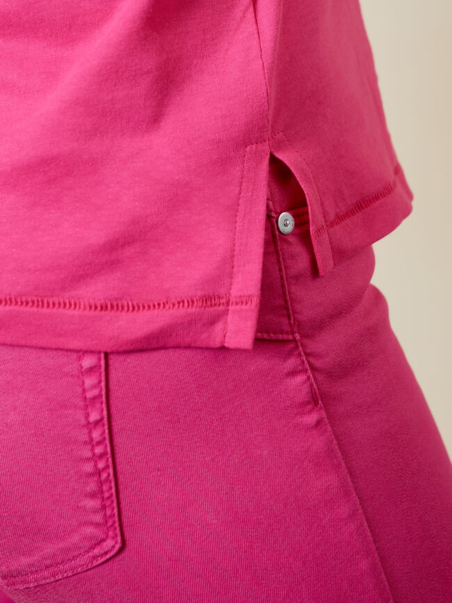 Camiseta cuello pico 100% algodón Fucsia