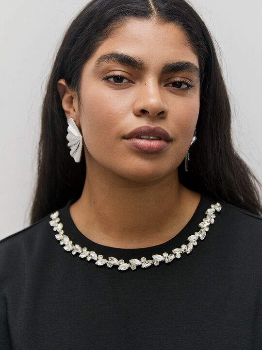 CAMISETA JOYA Negro image number null