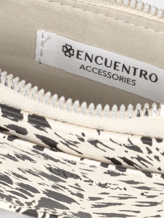 CARTERA ESTAMPADO ANIMAL Crudo image number null