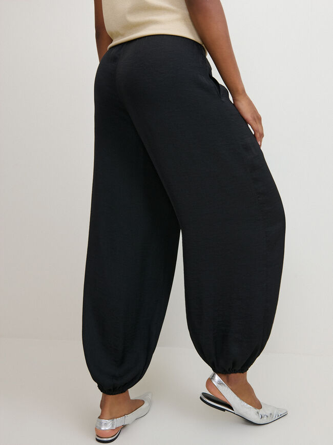 PANTAL&Oacute;N SATINADO BOMBACHO Negro