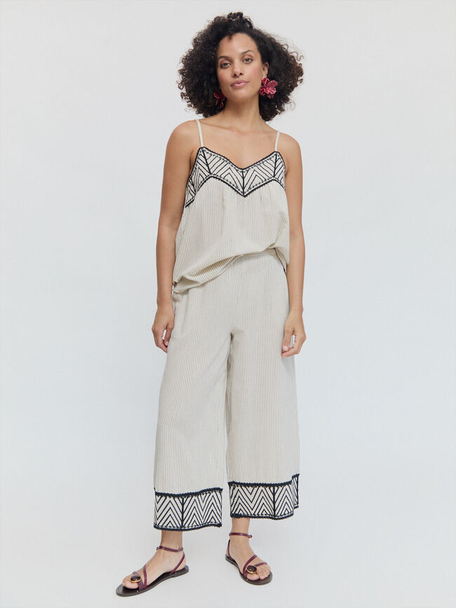 PANTALON BAJO BORDADO Negro