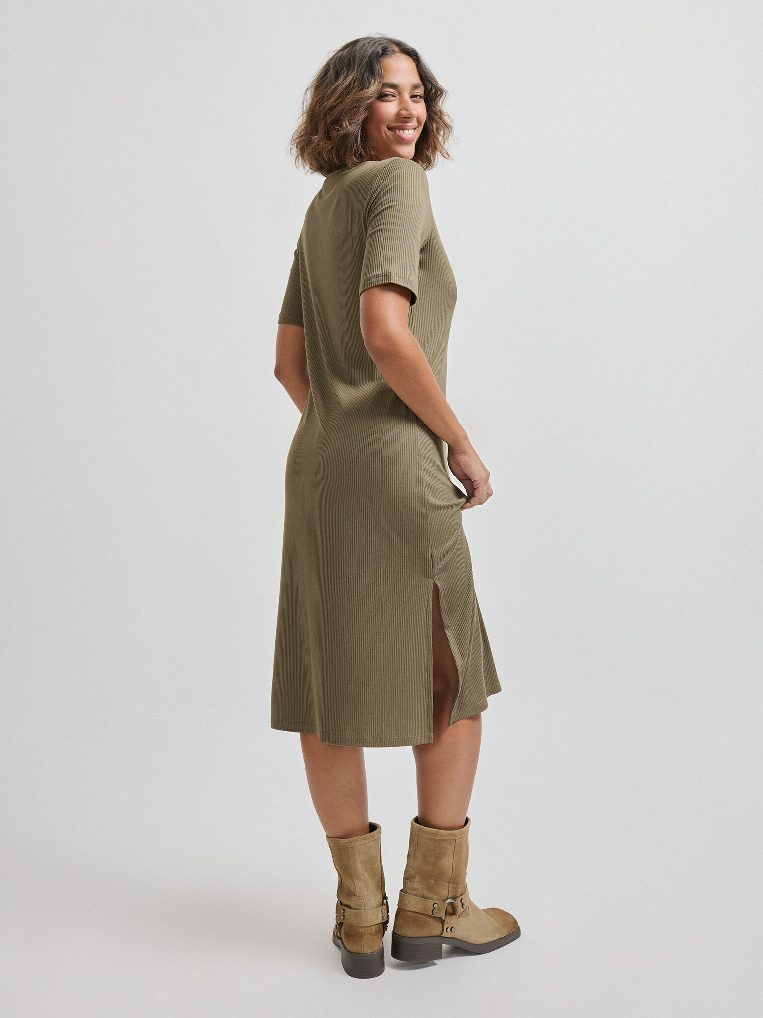 Moda encuentro vestidos 2025