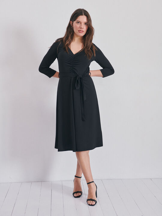 VESTIDO DETALLE FRUNCIDO Negro image number null