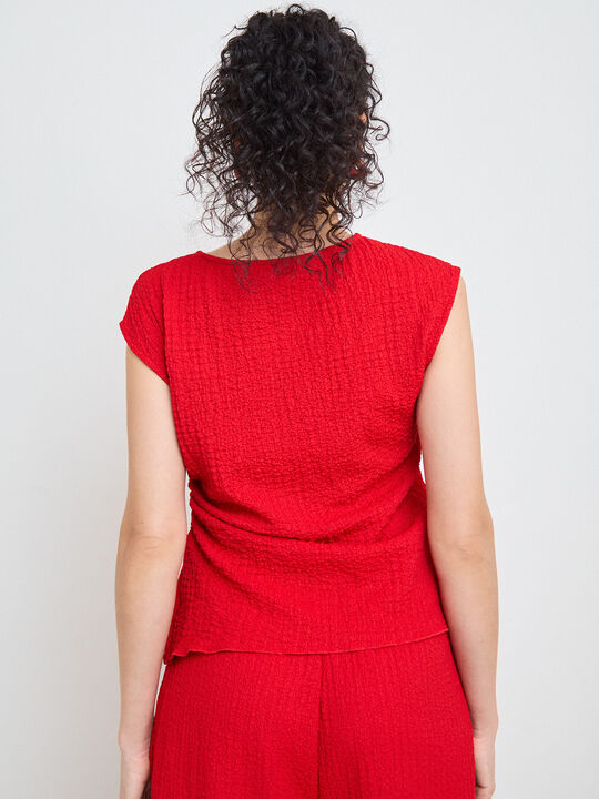 CAMISETA CUELLO Y ABERTURA Rojo image number null