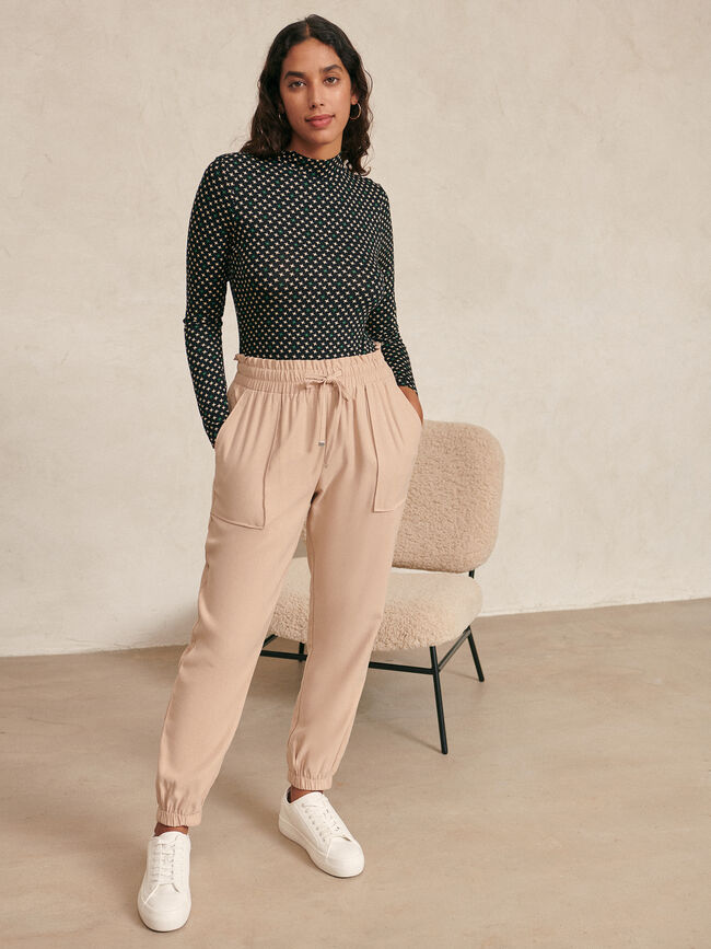 Pantalón jogger Beige