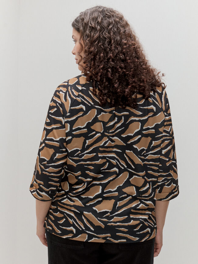 CAMISETA RANGLAN ESTAMPADA Negro