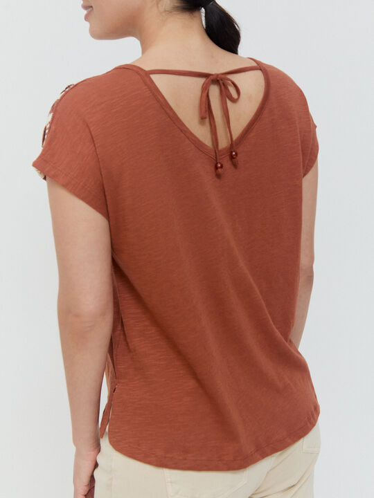 CAMISETA CROCHET HOMBROS Marron viejo image number null