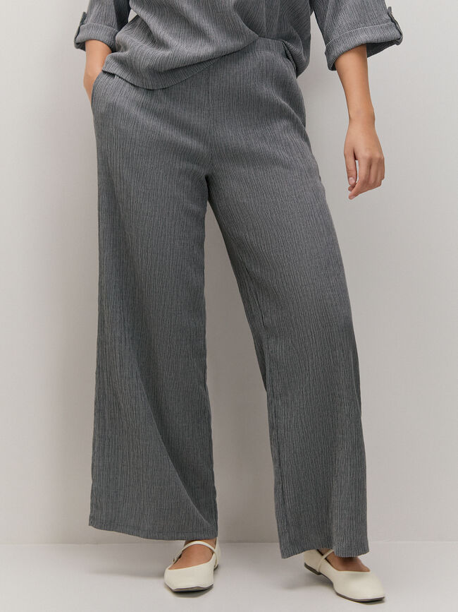 PANTALON TEXTURA Gris Oscuro