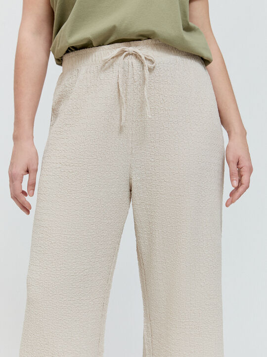 PANTALÓN EFECTO ARRUGADO Crudo image number null