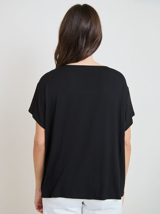 CAMISETA DETALLE CUELLO Negro image number null