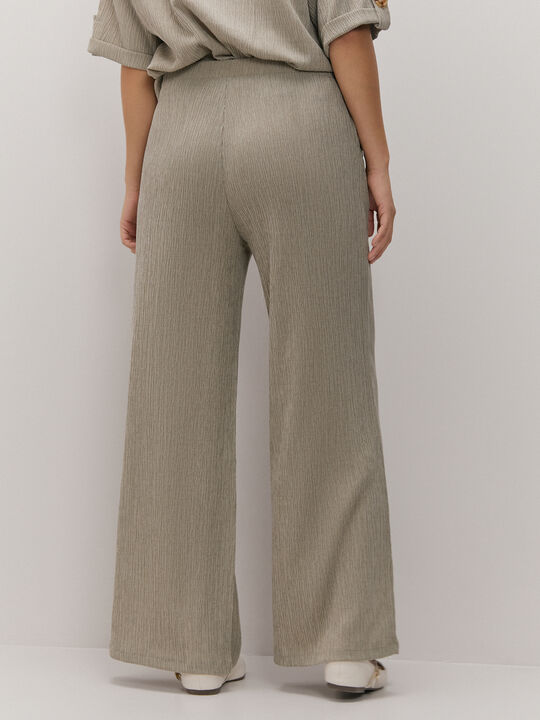 PANTALON TEXTURA ABERTURAS Beige image number null