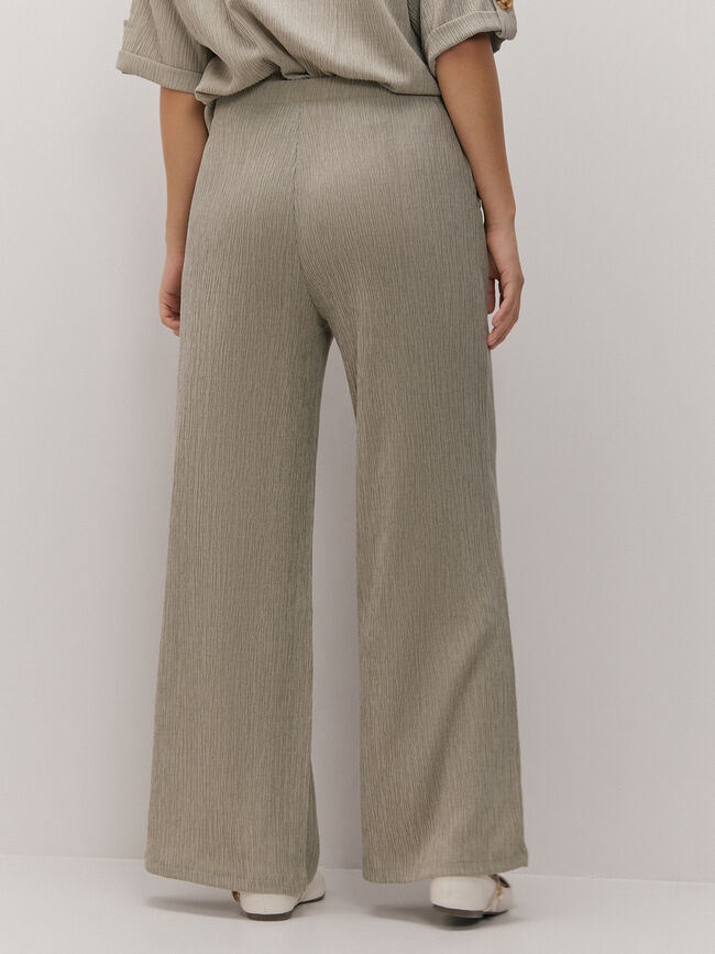 PANTALON TEXTURA ABERTURAS Beige