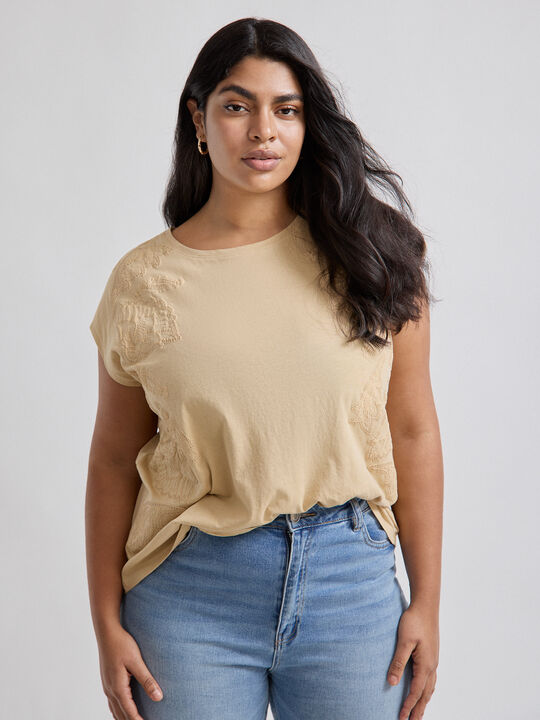 CAMISETA POSICIONAL FLORES Camel Claro image number null