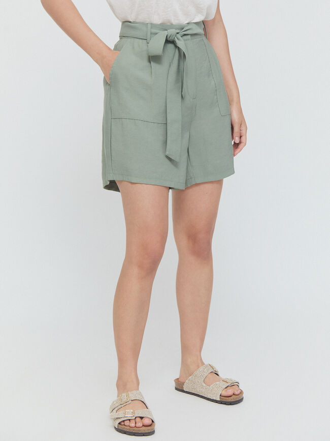 SHORT CON CINTURÓN Verde Te