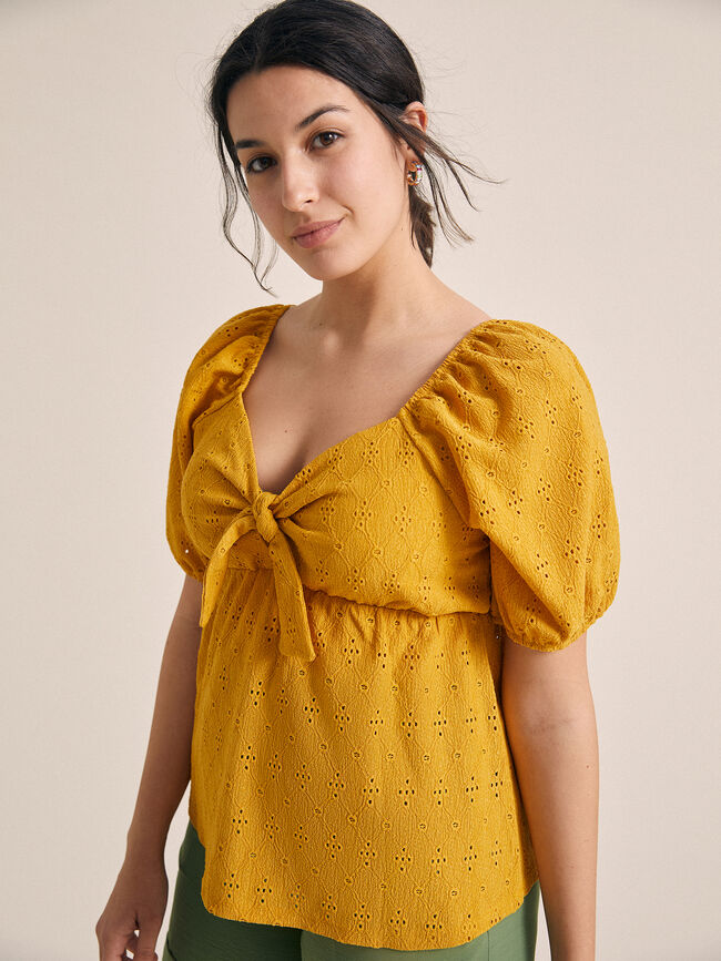 camiseta detalle lazo Mostaza