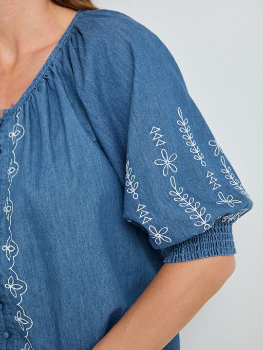 BLUSA DETALLE BORDADO Mid Blue Wash image number null