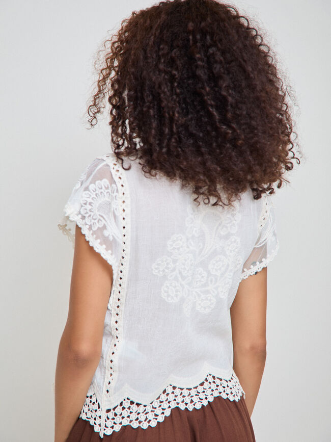 TOP DETALLES CROCHET Crudo