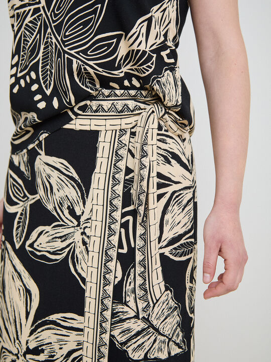 FALDA PAREO ESTAMPADA Negro image number null