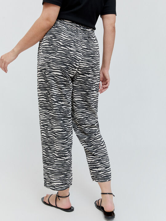 PANTALON FLUIDO ESTAMPADO Negro image number null