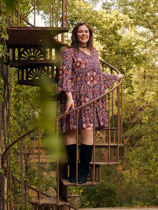 VESTIDO ESTAMPADO VUELO Violeta vintage image number null
