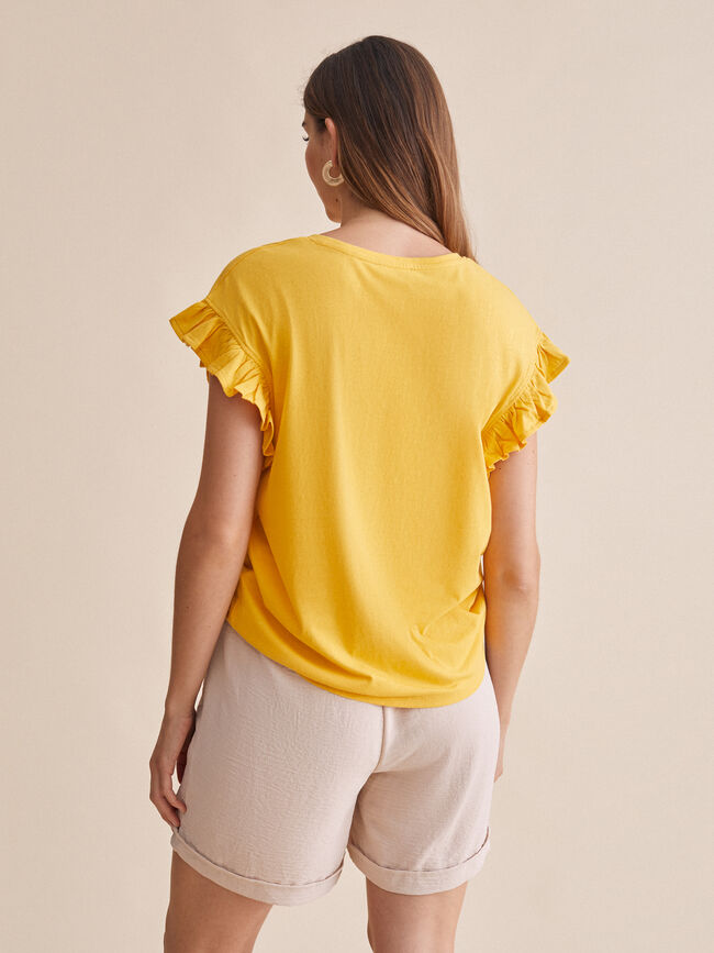 Camiseta volante en mangas 100% algodón Mostaza