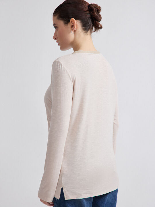 CAMISETA CUELLO BRILLO Crudo image number null