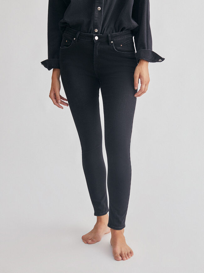 Tejano pitillo basico Black wash